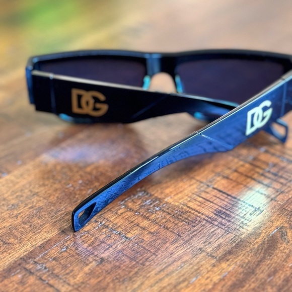 D&G Very Loving Sunglass - Picture 4 of 6
